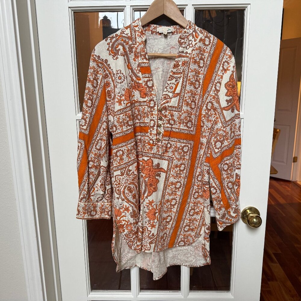 Columbia Studio F Cream/Orange Paisley Tunic; Sz. L; Gold tone ball buttons